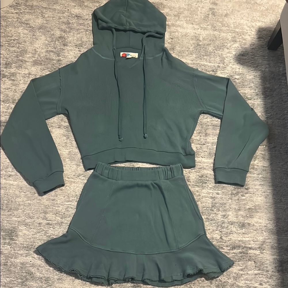 Stylish Green Hoodie and Skirt Set